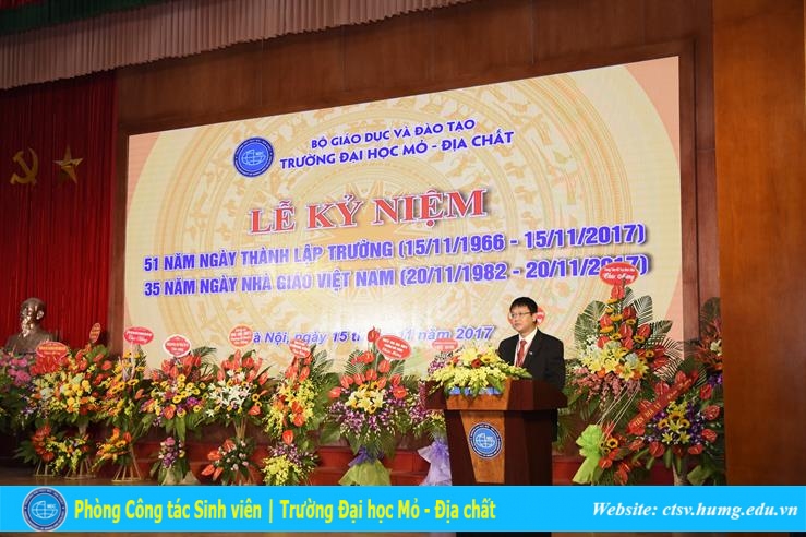 PGS. TS Lê Hải An - Bí thư Đảng ủy, Hiệu trưởng Nhà trường trình bày diễn văn tại Lễ kỷ niệm